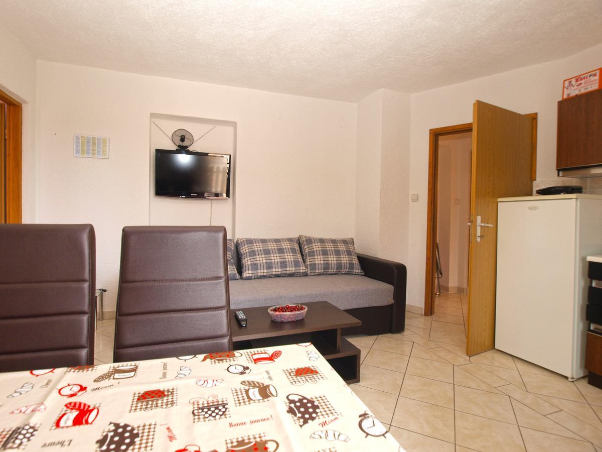 Apartments Mirko 647 Pula Luaran gambar