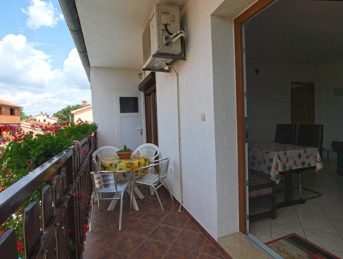 Apartments Mirko 647 Pula Luaran gambar