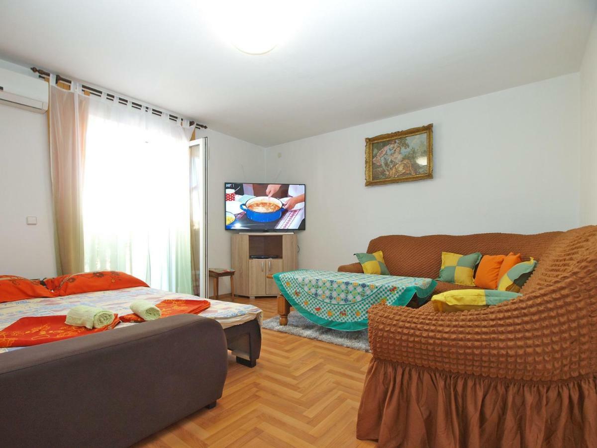 Apartments Mirko 647 Pula Luaran gambar